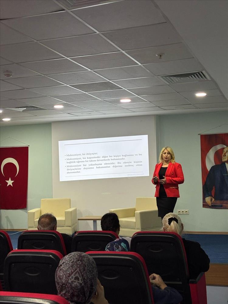 Öğr.Gör.Tuba ÇOBAN  ''Mahremiyet ve Etik" ile ilgili sunum gerçekleştirdi.